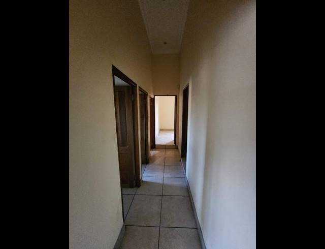 5 BEDROOM HOUSE FOR SALE IN LAUDIUM